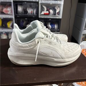 Men’s Nike running shoes. Worn a few times, size 12 no box.